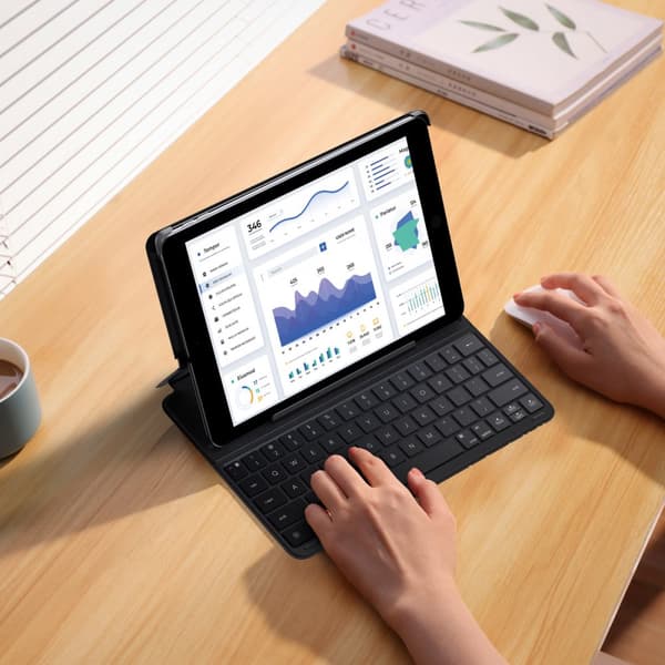 Kotelo näppäimistöllä iPad 10.2'' 2019-2021 + USB-C-kaapeli Brilliance Series musta
