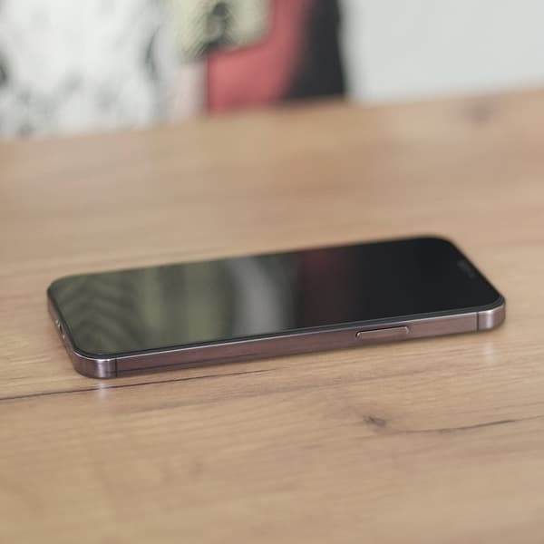 Yksityisyyttä suojaava lasi Anti Spy -suodattimella iPhone 15 mustalle