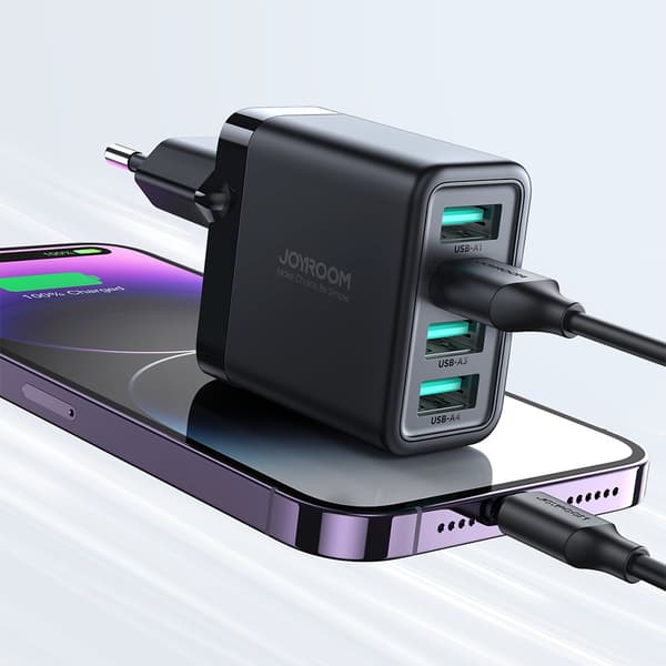 4x USB-A 24W 4,8A verkkolaturi, musta