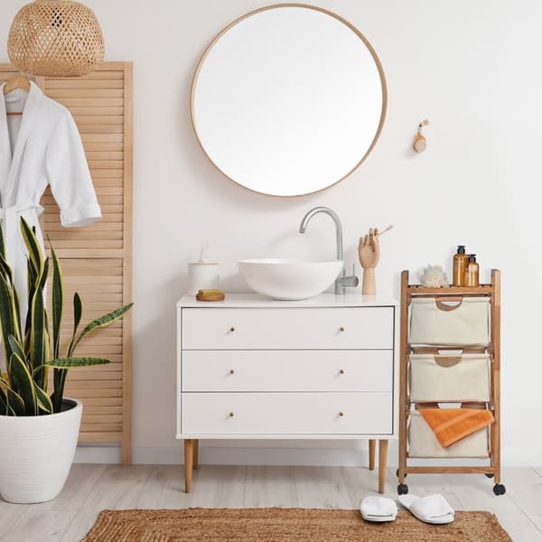 Baderomshylle med 3 skittentøyskurver beige