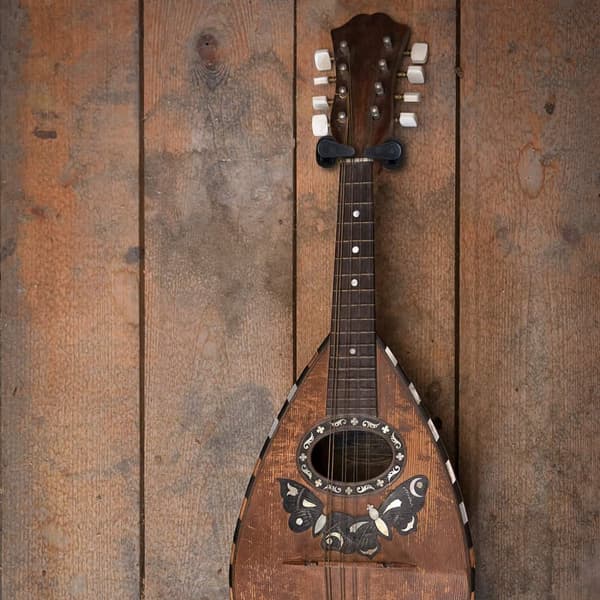 Gitarrhållare för väggen