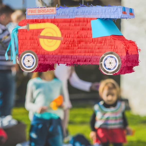 Pinata brandbil med stok og maske