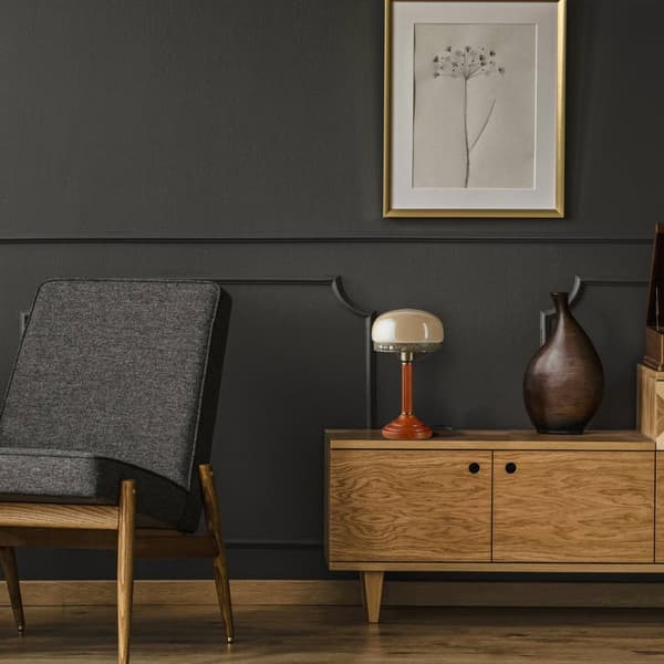 Bordlampe i beige i antik stil