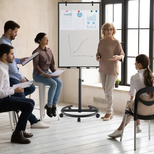 Flipover-stativ på hjul med magneter og markører, whiteboard, høydejusterbar opptil 192 cm