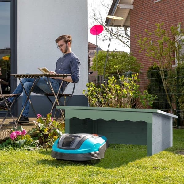 Robotgressklippergarasje i tre