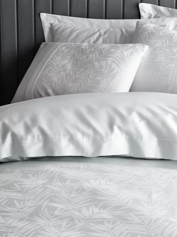 Satin Dobbel Quilt Cover Set Leaf - Ice Blue