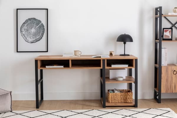 Studiebord Emro