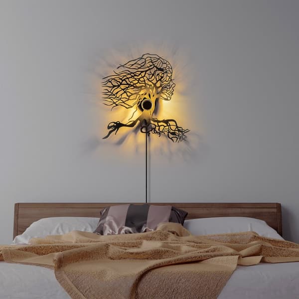 Vägglampa träd kvinna