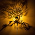 Miniatyrbild 4 av 8: Vägglampa träd kvinna