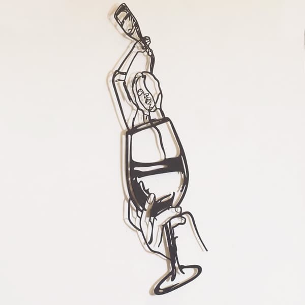 Dekorativt metallveggtilbehør Glass of Wine Girl Line Art- APT749 M