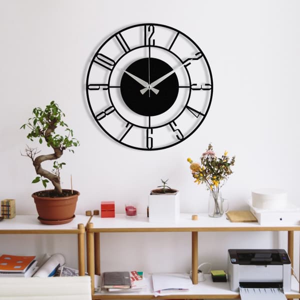 Dekorativ veggklokke i metall Enzoclock - S011