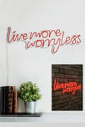 Miniatyrbilde 4 av 9: Dekorativ LED-belysning i plast Live More Worry Mindre - Rød