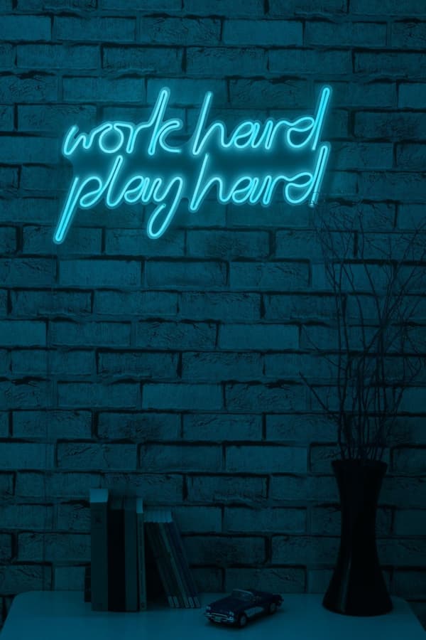 Dekorativ plast LED-belysning Work Hard Play Hard - Blå