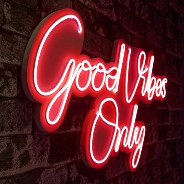 Koristeellinen muovinen led-valaistus Good Vibes Only 2 - punainen
