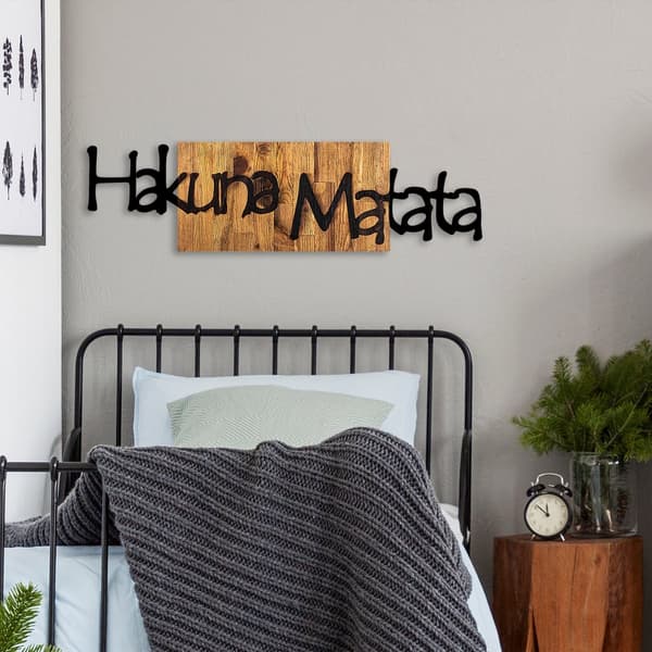Koristeellinen puinen seinätarvike Hakuna Matata 4