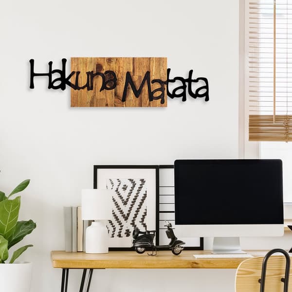 Koristeellinen puinen seinätarvike Hakuna Matata 4