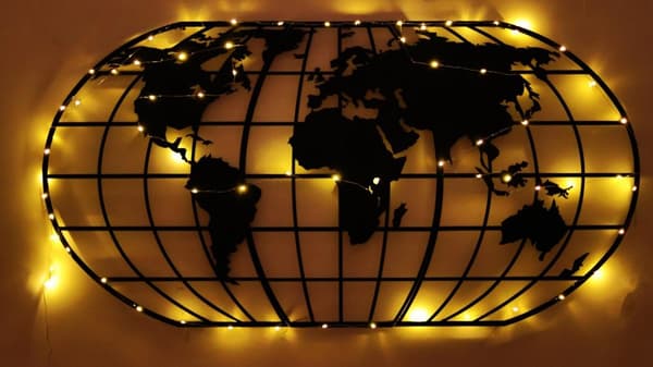 Koristeellinen metalliseinätarvike Maailmankartta Globe Led - musta