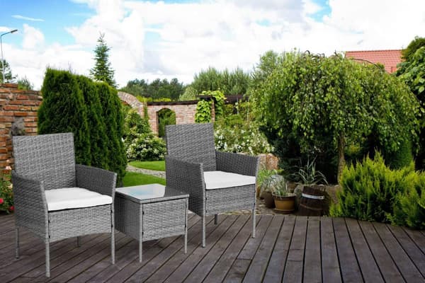 Hagemøbelsett med rottinglignende finish – bord og stoler Grå MultiGarden