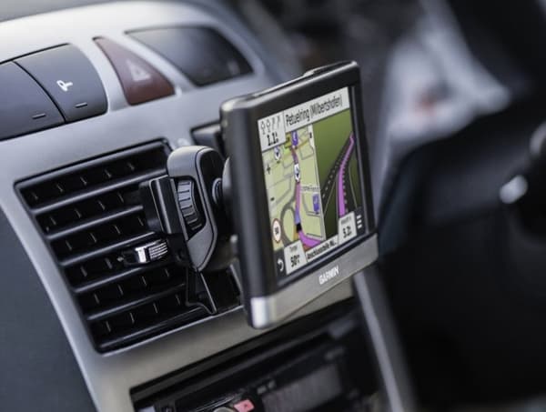 Garmin - luftventilhållare för 3"-5" navigatorer