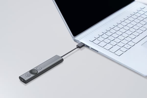 Logitech Spotlight - præsentationsfjernbetjening, sten