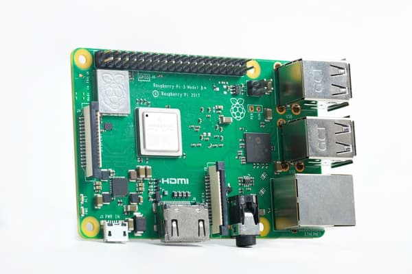 Raspberry Pi 3 modell B+ - en dator med ett kretskort