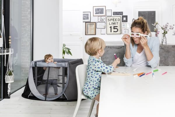 AeroMoov Instant Travel Cot - rejseseng, Grå