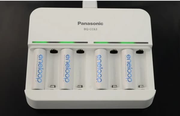 Panasonic Eneloop BQ-CC63E - laddare för 8 batterier