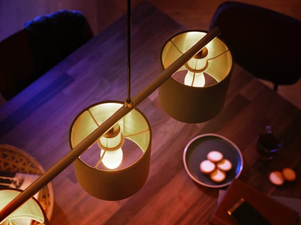 Philips Hue White and Colour Ambiance - LED smart pære, E14, 470 lm