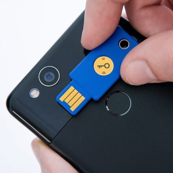 Yubico Security Key NFC - turva-avain, USB-A