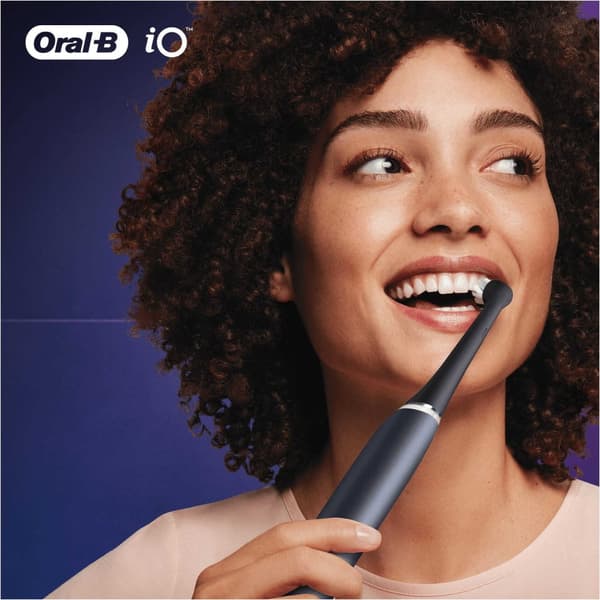 Oral-B iO Ultimate Clean Black - erstatningsbørster, sorte, 4 stk