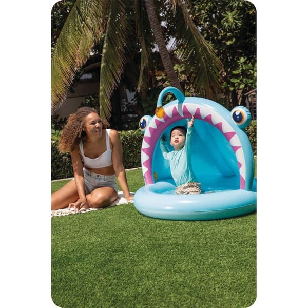 Plaskebasseng med tak Fiskefisker 102 x 94 cm Intex 58419