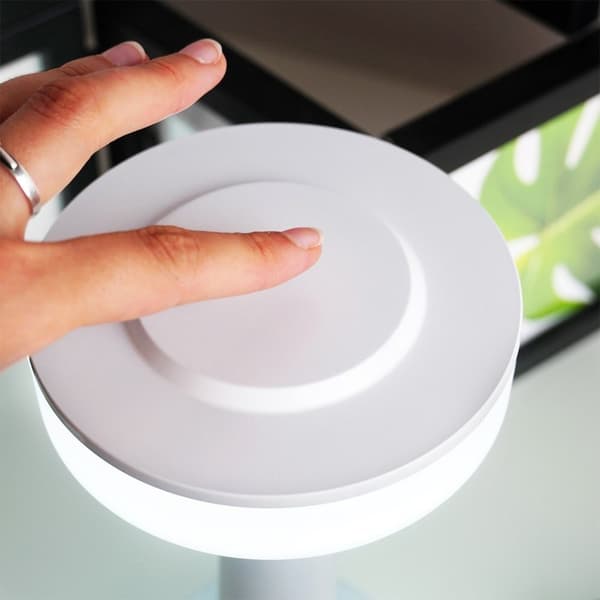 LED bordslampa vit trådlös 3 ljuslägen 21 cm