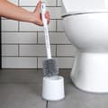 Miniatyrbilde 2 av 11: Silikon toalettbørste med stativ og væskedispenser hvit 40 cm