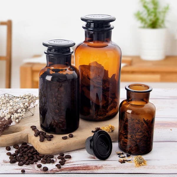 Ruskea lasinen ruokasäiliö leveäkaulakorkilla 500 ml