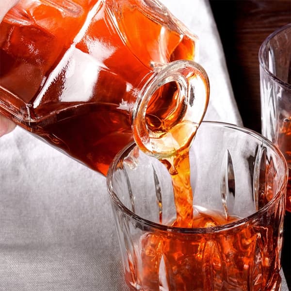 Karaffel og whiskyglass glass 900 ml + 4x300 ml 5 stk.