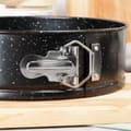 Pikkukuva 4 / 9: Graniittista joustava kakkuvuoka 24 cm