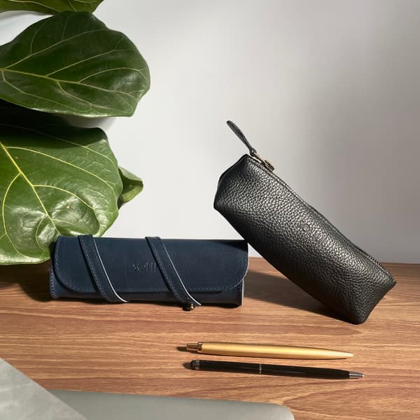 Solier SA52 Navy Blue Tied Læder Penalhus