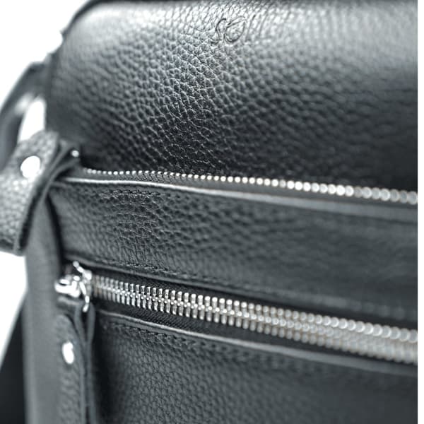 Liten messenger bag i skinn SL35 MOSS