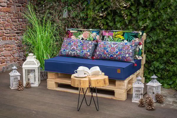 TRÄDGÅRDSKUDDER för europallar 120x40x15 marinblå med blommor