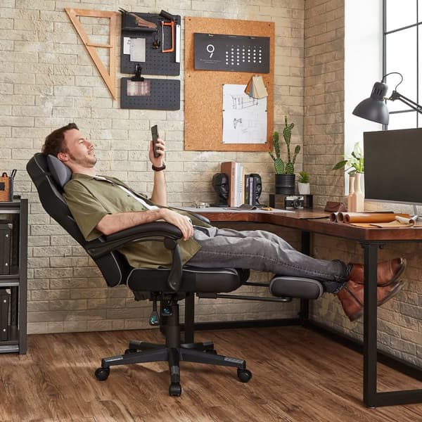 Gaming Chair Skrivebordsstol med fotstøtte, kontorstol med nakkestøtte og korsryggpute