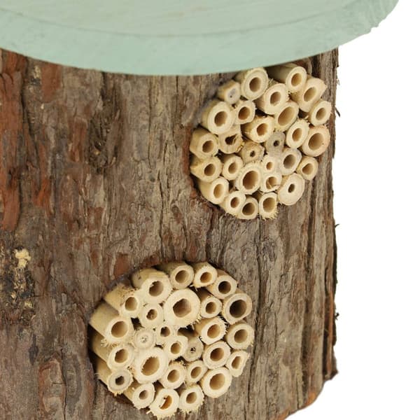 Insekthotel med separate redehuller