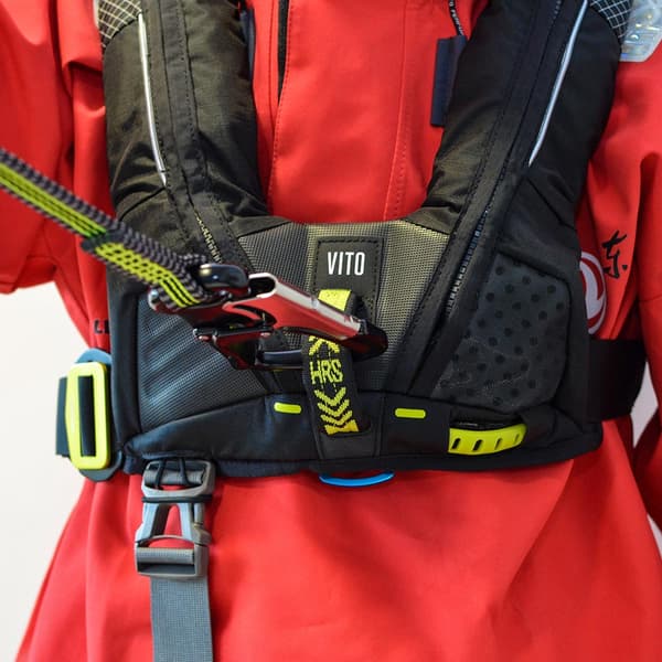Uppblåsbar flytväst Spinlock Deckvest Vito 170N HRS Black, automatisk + kolsyrepatron 33 gram Flytväststorlek: One-Size (50+ kg)