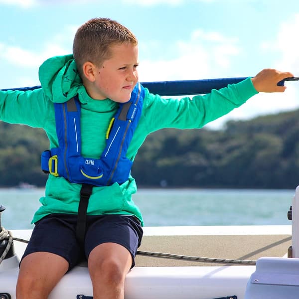 Uppblåsbar flytväst för barn Spinlock Deckvest Cento 100N Pacific Blue, automatisk + kolsyrepatron 20 gram Flytväststorlek: One-Size (20 - 50 kg)