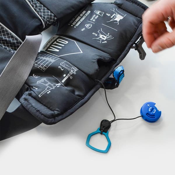Uppblåsbar flytväst Spinlock Deckvest Vito 275N HRS Black, automatisk + kolsyrepatron 60 gram Flytväststorlek: One-Size (50+ kg)
