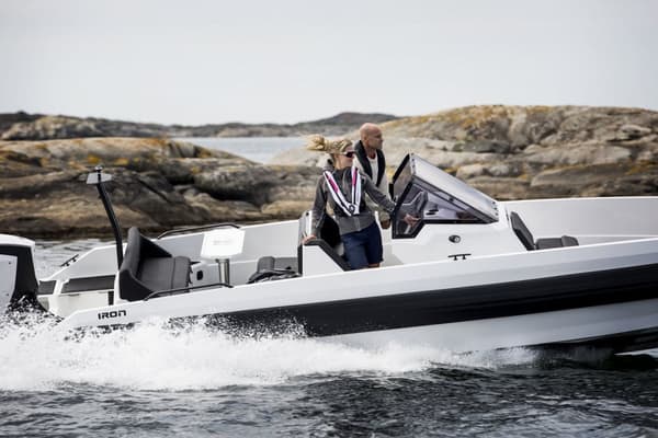 Uppblåsbar flytväst Baltic Athena 165N, dam, automatisk, svart/grå + kolsyrepatron 33 gram Flytväststorlek: 40 - 120 kg