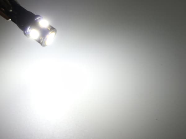 T10 w5w 24v Led med 6st 2835SMD 6000k chip 24 volt 2-pack