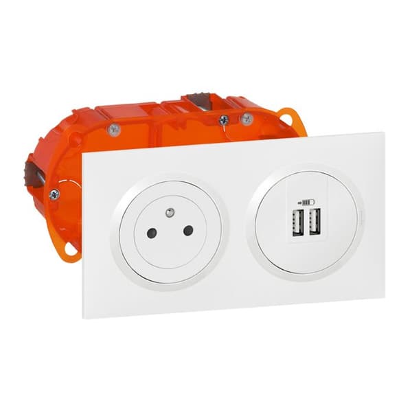 Ytuttagssats + Dooxie 2 USB-laddningsmodul - Vit - 300407 - Legrand