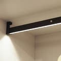 Miniatyrbild 3 av 9: Emuca Skåp Bar Med Led Batteri Utdragbar Och Rörelsesensor Led Castor Silver