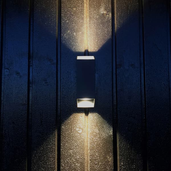 Namron Arya square vegglampe dobbel GU10 sort