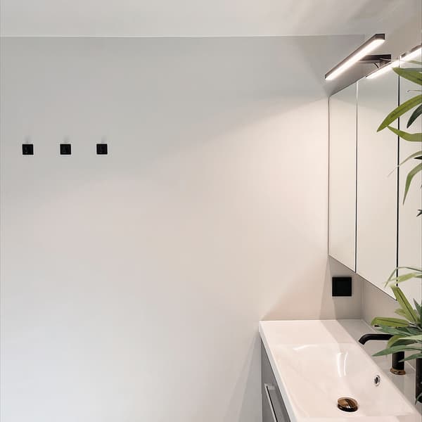 Namron baderomsbelysning LED skap/vegg sort 50cm